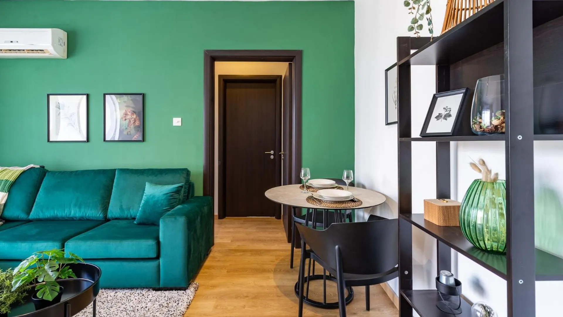 Harbor Apartments In Larnaca