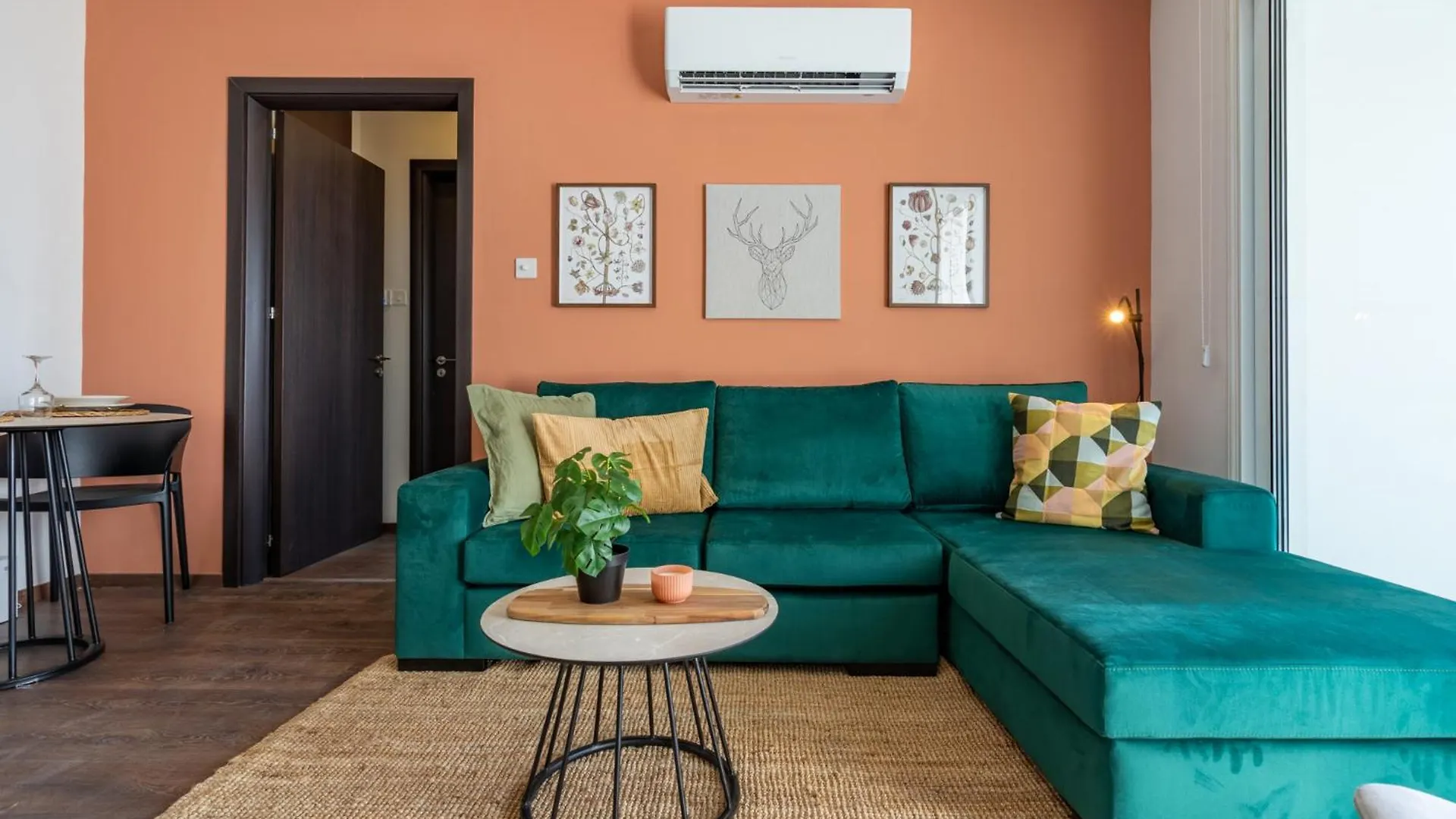 Harbor Apartments In Larnaca