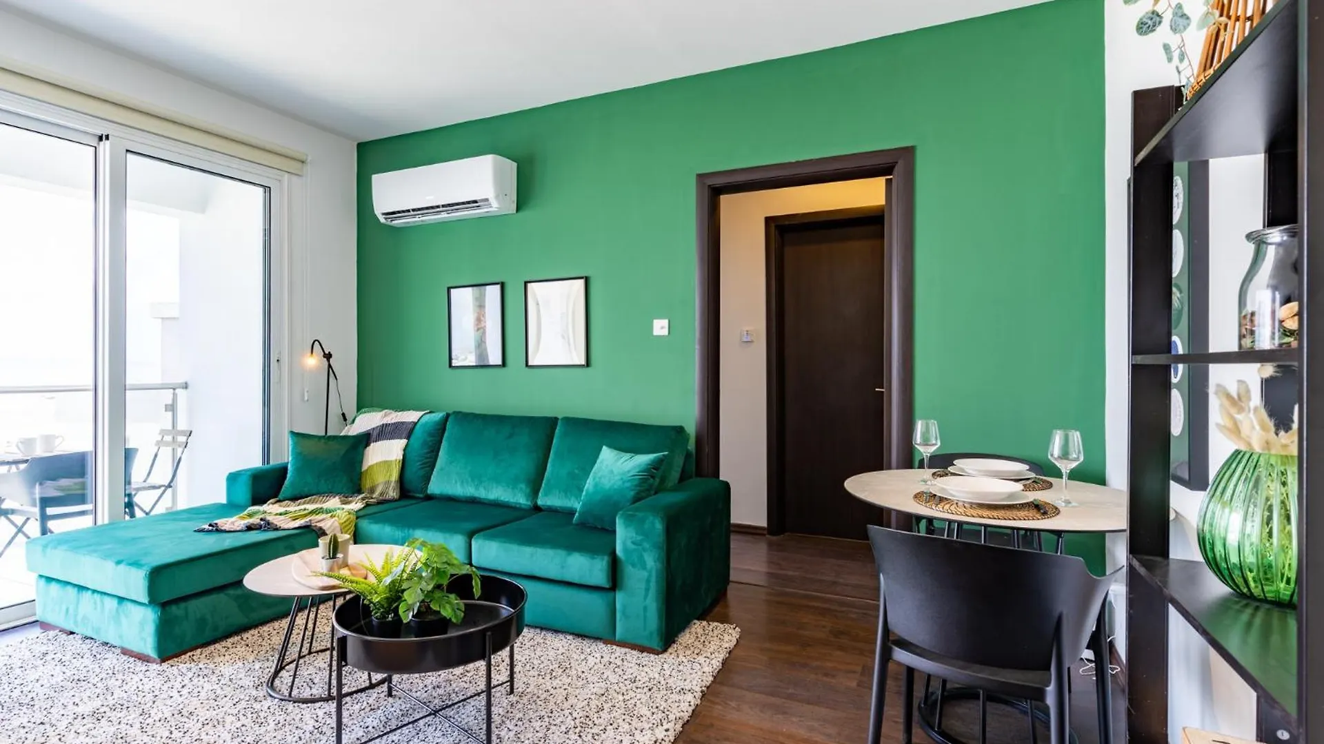Harbor Apartments In Larnaca