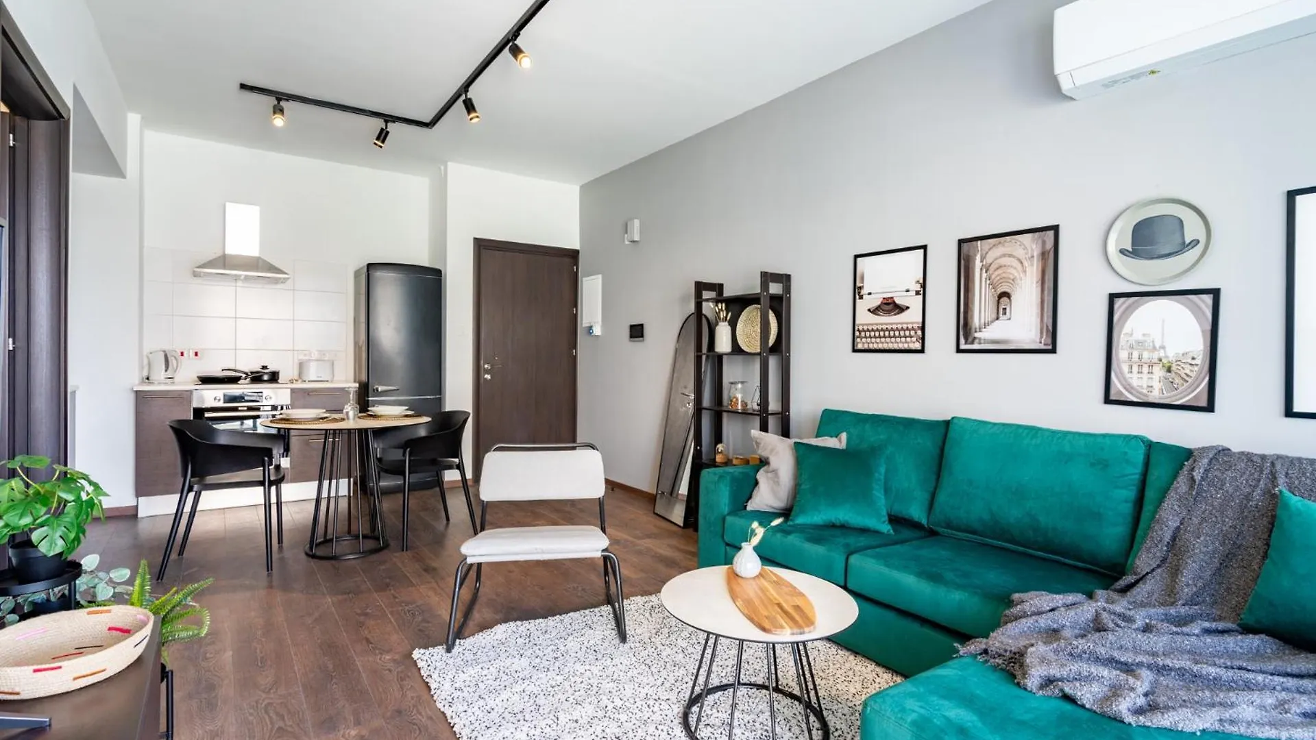 Harbor Apartments In Larnaca 0*,
