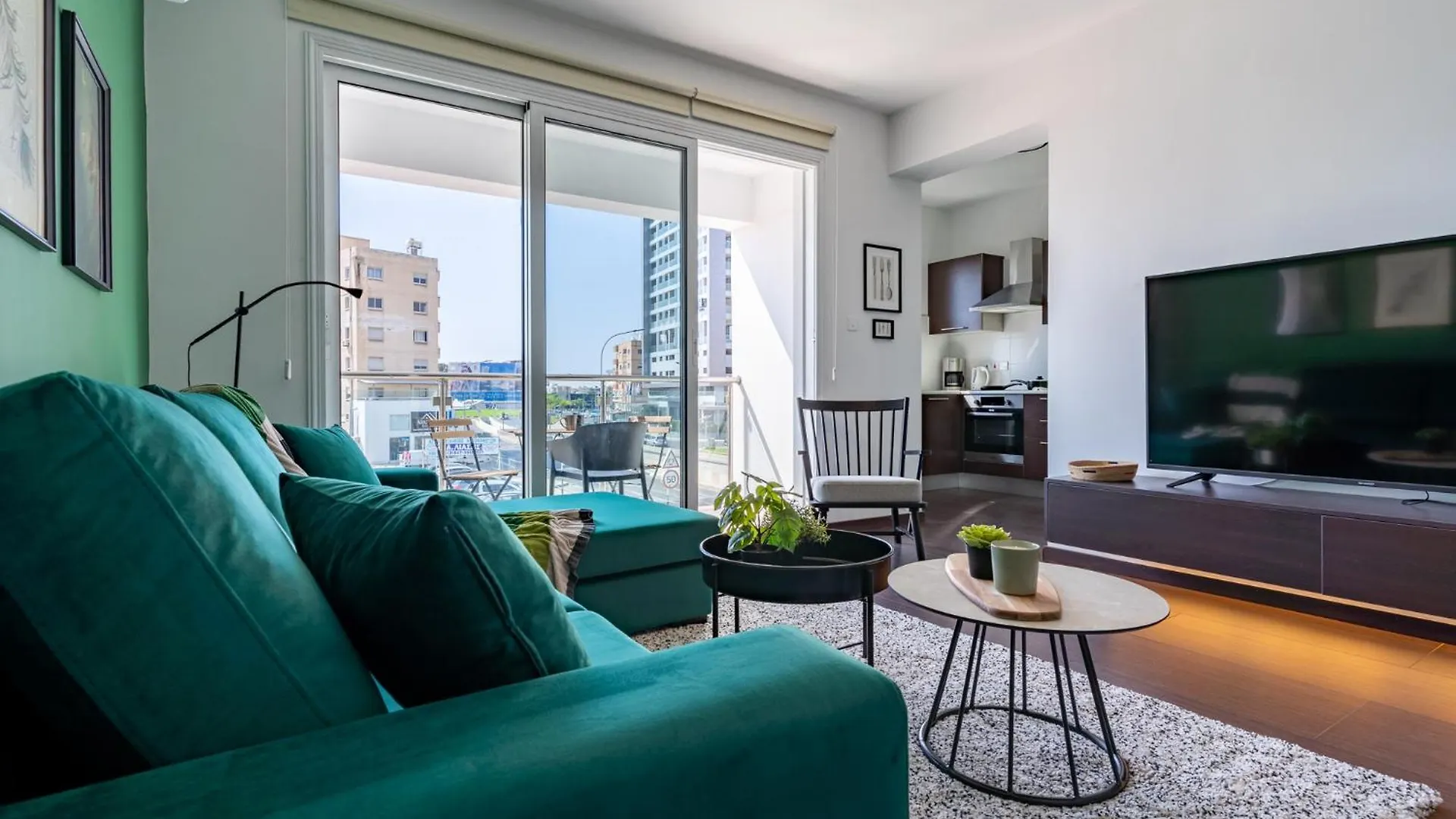 Harbor Apartments In Larnaca