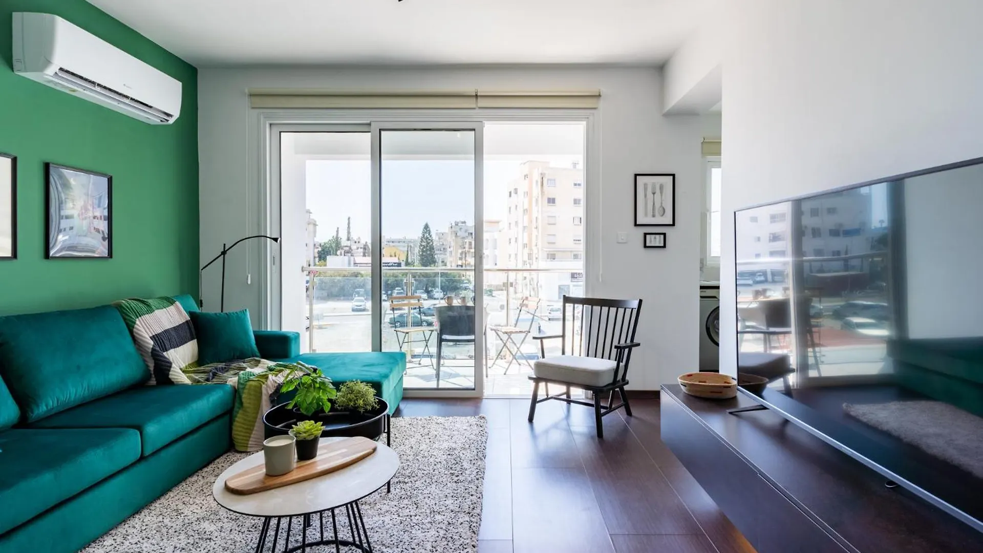 Harbor Apartments In Larnaca